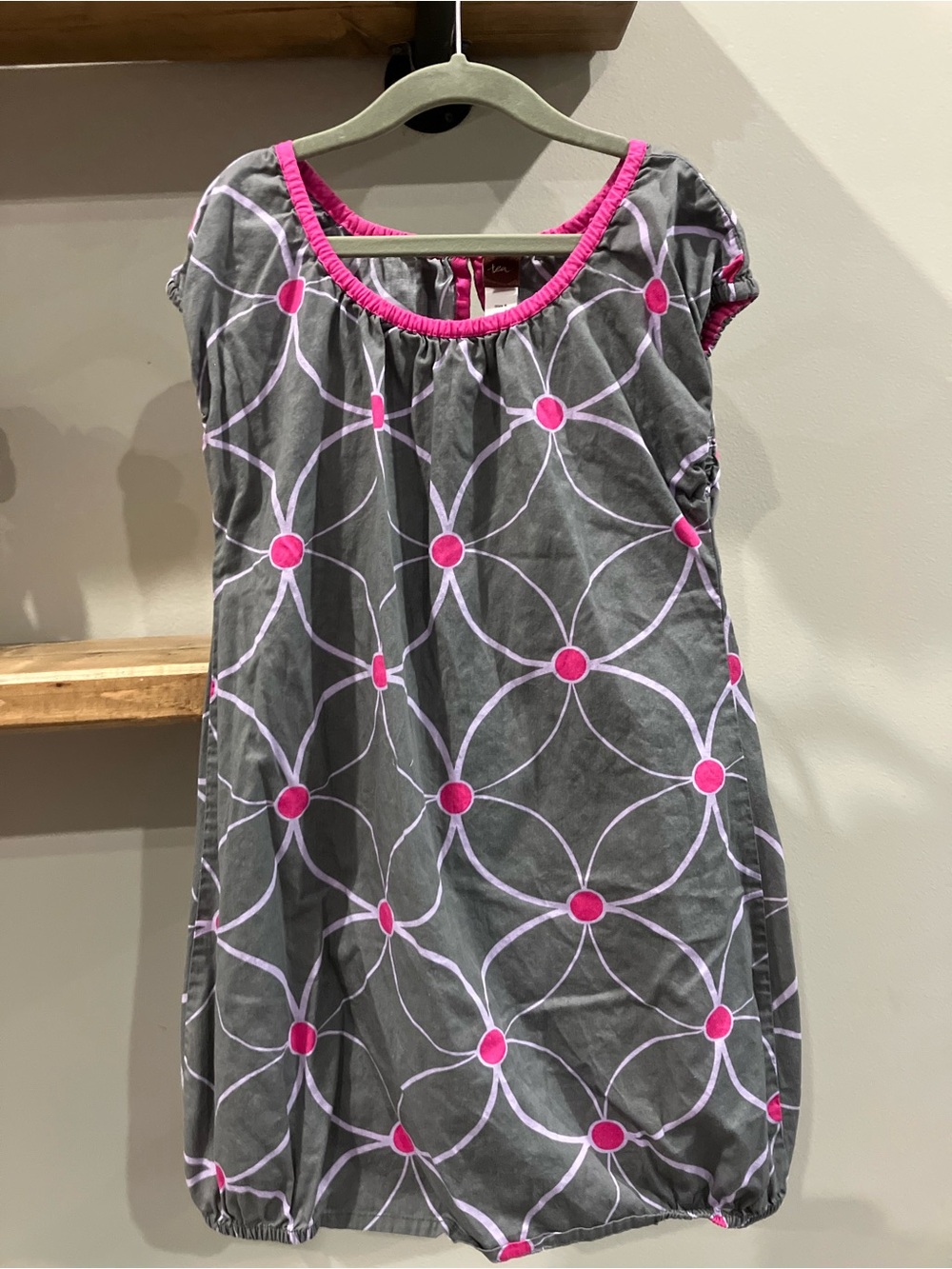 Tea Collection Short Sleeve Dress w/ Fuschia Circle & Flower Pattern Size 6